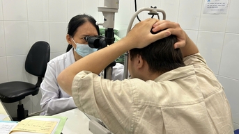 Cận thị học đường báo động: Chuyên gia thống nhất 20 giải pháp quản lý