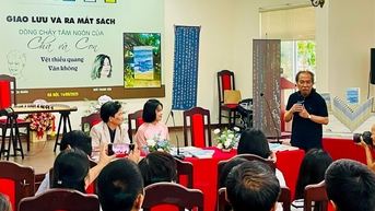 "លំហូរនៃពាក្យបេះដូងរវាងឪពុកនិងកូន" តាមរយៈបណ្តុំកំណាព្យពីរ "Vet thieu Quang" និង "Van Khong"