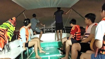 Qua Hòn Chùa câu mực