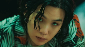 Suga សមាជិក BTS រកបាន Hat-trick នៃ MV ទោលដែលមានអ្នកចូលមើល 100 លានដងនៅលើ YouTube