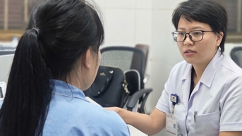 Cảnh báo loạn thần ở trẻ: Đừng nhầm lẫn với tính cách ‘mộng mơ’