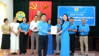 Công bố quyết định thành lập Công đoàn phường Trường Thi