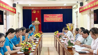 Liên đoàn Lao động tỉnh Lào Cai trao đổi công tác với Ban quản lý Các khu công nghiệp tỉnh