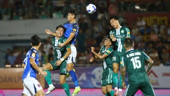 ខ្សែប្រយុទ្ធពីររូបរបស់ក្លឹប Becamex Ho Chi Minh City បានត្រលប់ទៅប្រទេសនីហ្សេរីយ៉ាវិញ ហើយមិនទាន់បានត្រលប់ទៅប្រទេសវៀតណាមវិញទេ។