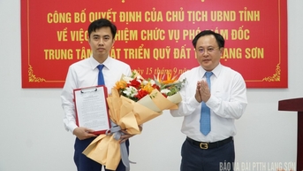 Công bố quyết định bổ nhiệm Phó Giám đốc Trung tâm Phát triển quỹ đất tỉnh