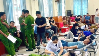 ប្រជាជនឃុំ Vu Gia ចូលរួមបរិច្ចាគឈាមដោយស្ម័គ្រចិត្ត