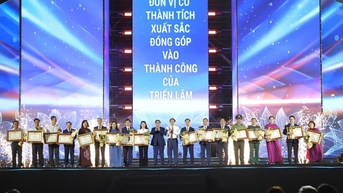 Trao Bằng khen của Thủ tướng cho 36 tập thể có thành tích xuất sắc trong công tác tổ chức và tham gia Triển lãm "80 năm hành trình Độc lập - Tự do - Hạnh phúc"