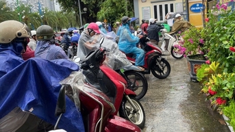 Phụ huynh tranh luận gay gắt về việc học thứ Bảy, thời khóa biểu nhiều bất cập