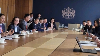 រដ្ឋមន្ត្រីក្រសួងហិរញ្ញវត្ថុ Nguyen Van Thang ធ្វើការជាមួយថ្នាក់ដឹកនាំ FTSE Russell