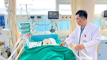Huy động khẩn cấp bác sĩ mổ cứu bệnh nhân đa chấn thương