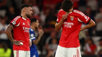 'Địa chấn' và 'kịch bản bom tấn' cùng xảy ra ở Champions League