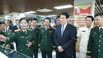 Chủ tịch nước: Cần cập nhật thường xuyên kiến thức mới về tác chiến hiện đại