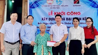 Khởi công xây dựng nhà đại đoàn kết cho gia đình chính sách