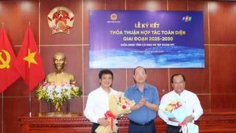 Ca Mau និង FPT Group សហការអភិវឌ្ឍធនធានមនុស្សប្រកបដោយគុណភាពខ្ពស់