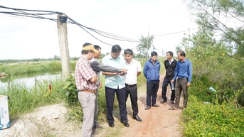 Bàn giao tim mốc phục vụ công tác giải phóng mặt bằng cầu vượt phá Tam Giang