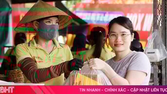 Quà quê Hà Tĩnh “đắt khách" ngày cuối kỳ nghỉ lễ 2/9
