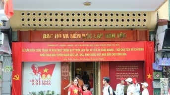 Nhiều điểm du lịch Hà Nội tiếp tục hút khách trong ngày nghỉ lễ cuối cùng dịp Quốc khánh 2-9