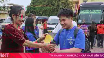 Hành trình yêu thương trên những chuyến xe miễn phí