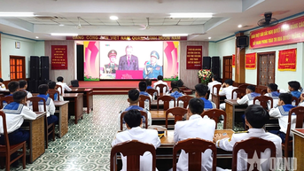 83여단(해군)은 군인들이 기념식, 퍼레이드, 행진을 생중계로 관람할 수 있도록 조직했습니다.