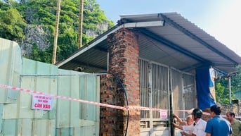 Sạt lở khối đá khoảng 35 tấn tại núi Hoàng Xá, xã Quốc Oai