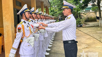 Từ chiến sĩ nhà giàn đến thầy giáo diễu binh, diễu hành