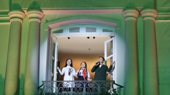 មនុស្សរាប់ពាន់នាក់រីករាយនឹងការប្រគុំតន្ត្រី Da Nang ឆ្នាំ 2025 ដោយបានជ្រួតជ្រាបនៅក្នុងបន្ទរនៃប្រវត្តិសាស្ត្រ