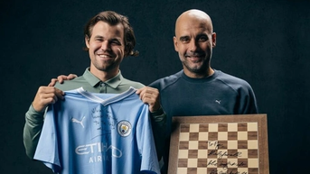 ហេតុអ្វីបានជាតារា Premier League និងគ្រូបង្វឹកជាច្រើនឆ្កួតនឹងអុក?