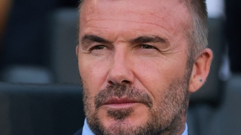 Lời hứa của David Beckham với Messi, không chỉ là gia hạn