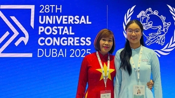 2025년 UPU 국제 편지쓰기 대회에서 Le Quy Don 영재고등학교 여학생이 2위를 차지했습니다.