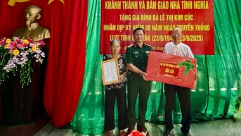 Bộ Chỉ huy Quân sự tỉnh bàn giao nhà tình nghĩa cho gia đình chính sách
