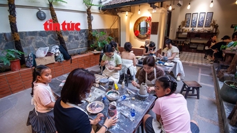 Làng gốm thu nhỏ hút giới trẻ trải nghiệm nét văn hoá truyền thống