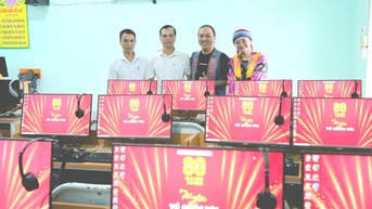 Quỹ Cheers For Change trao tặng Công trình “Phòng Tin học cho em”