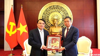 Đoàn công tác tỉnh Nghệ An làm việc với Đại sứ quán Việt Nam tại Trung Quốc