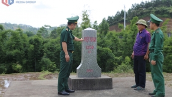 Những “cột mốc sống” nơi biên cương
