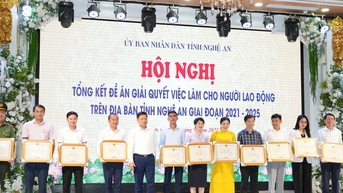 Nghe An은 2021년부터 2025년까지의 고용 프로젝트를 요약했습니다.