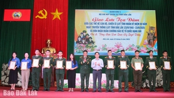 Trao giải cuộc thi trực tuyến kỷ niệm 80 năm truyền thống Lực lượng vũ trang tỉnh