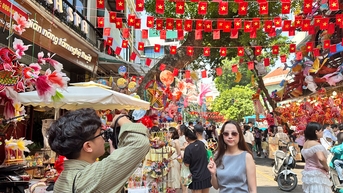 Giữ hồn Trung thu qua sắc màu tò he