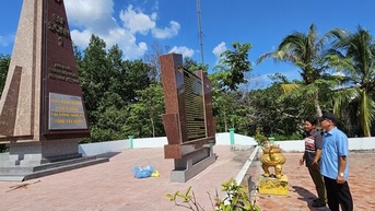 Đài vinh danh Sư đoàn 1 trên đất Tân Hòa