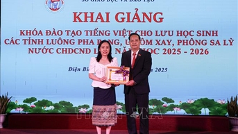 Việt Nam hỗ trợ đào tạo tiếng Việt cho lưu học sinh Lào