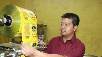 ចេញ​ពី​ទីក្រុង​ត្រឡប់​ទៅ​ជនបទ​មក​រក​ស៊ី​ជួយ​ជនជាតិ​ភាគតិច​ប្រើប្រាស់​ឱសថ