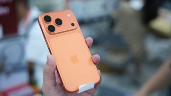 iPhone 17 Pro Max xách tay đắt hơn chục triệu đồng so với máy chính hãng
