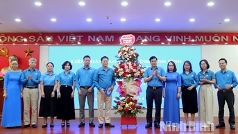 ប្រកាសសេចក្តីសម្រេចបង្កើតសហជីព Thanh Nam Ward