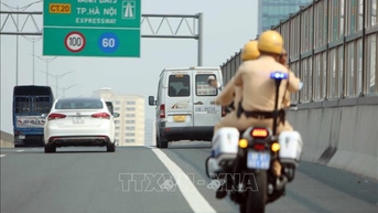 CSGT kịp thời đưa bé trai 11 tháng tuổi trong tình trạng nguy kịch đi cấp cứu