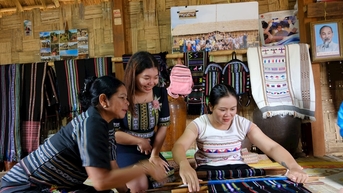 Gắn bảo tồn văn hóa với phát triển du lịch