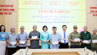 Phường Yên Bái: 8 thương binh nặng được nhận quà từ Quỹ Thiện Tâm (Tập đoàn VinGroup)