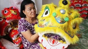 'Giữ lửa' nghề làm đầu lân xứ Huế