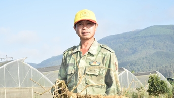 "농부 감독"은 호 삼촌의 고향에서 7개의 OCOP 제품을 만듭니다.