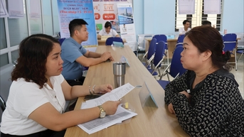 កម្មករ​វ័យ​កណ្តាល​ពិបាក​រក​ការងារ​ធ្វើ