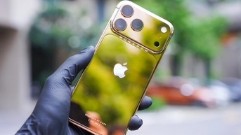 Trên tay iPhone 17 Pro Max mạ vàng, giá từ 139 triệu đồng