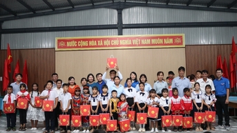 ក្រុមហ៊ុន ភី.អេស.អេស បានធ្វើបទបង្ហាញ “អាហារដ្ឋានសម្រាប់កុមារ” និងអំណោយ និងអាហារូបករណ៍ជិត ២០០ កន្លែង “ផ្តល់ស្លាបដល់ក្តីសុបិន ជួយកុមារទៅសាលារៀន”